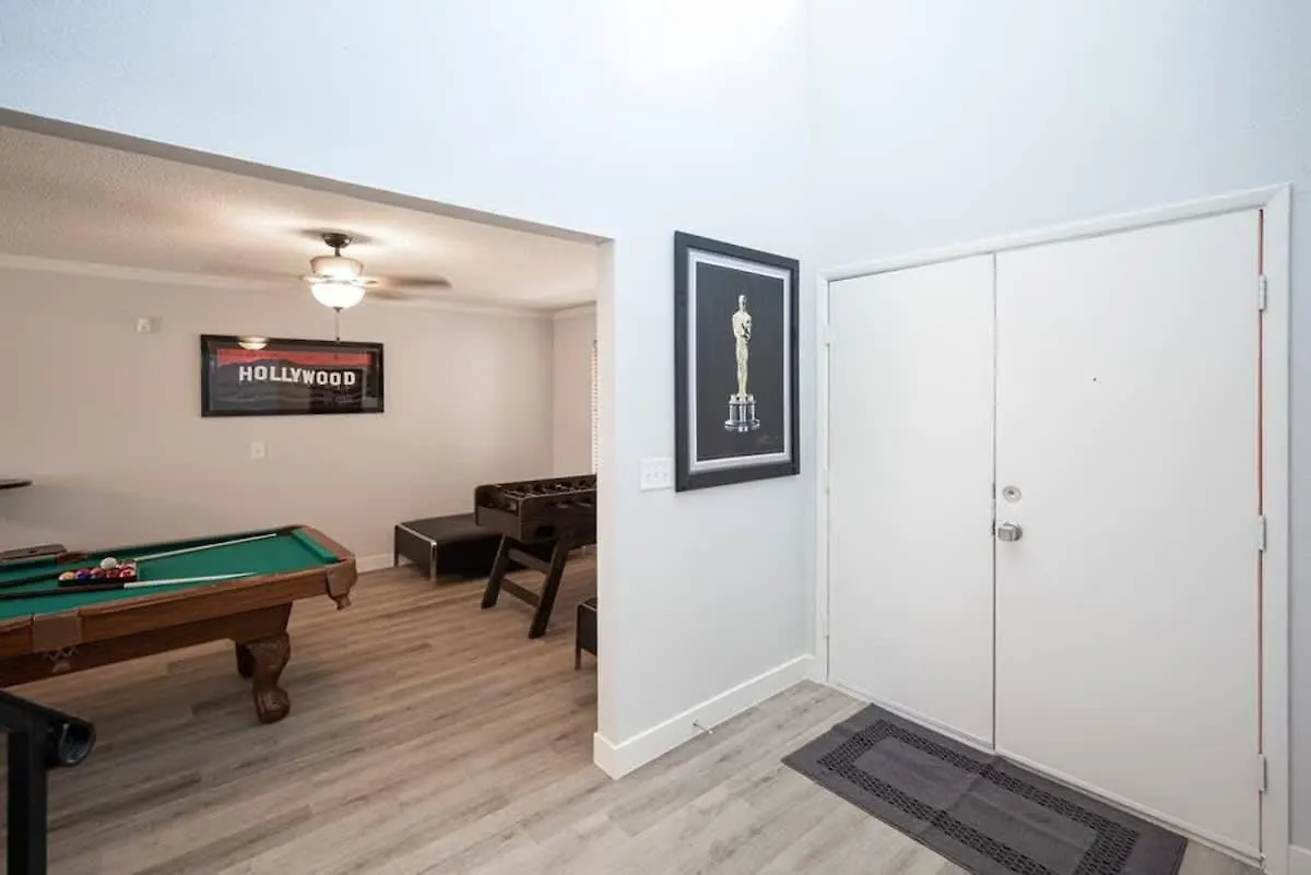 Vibrant Vegas Getaway W Pool Close To The Strip Las Vegas