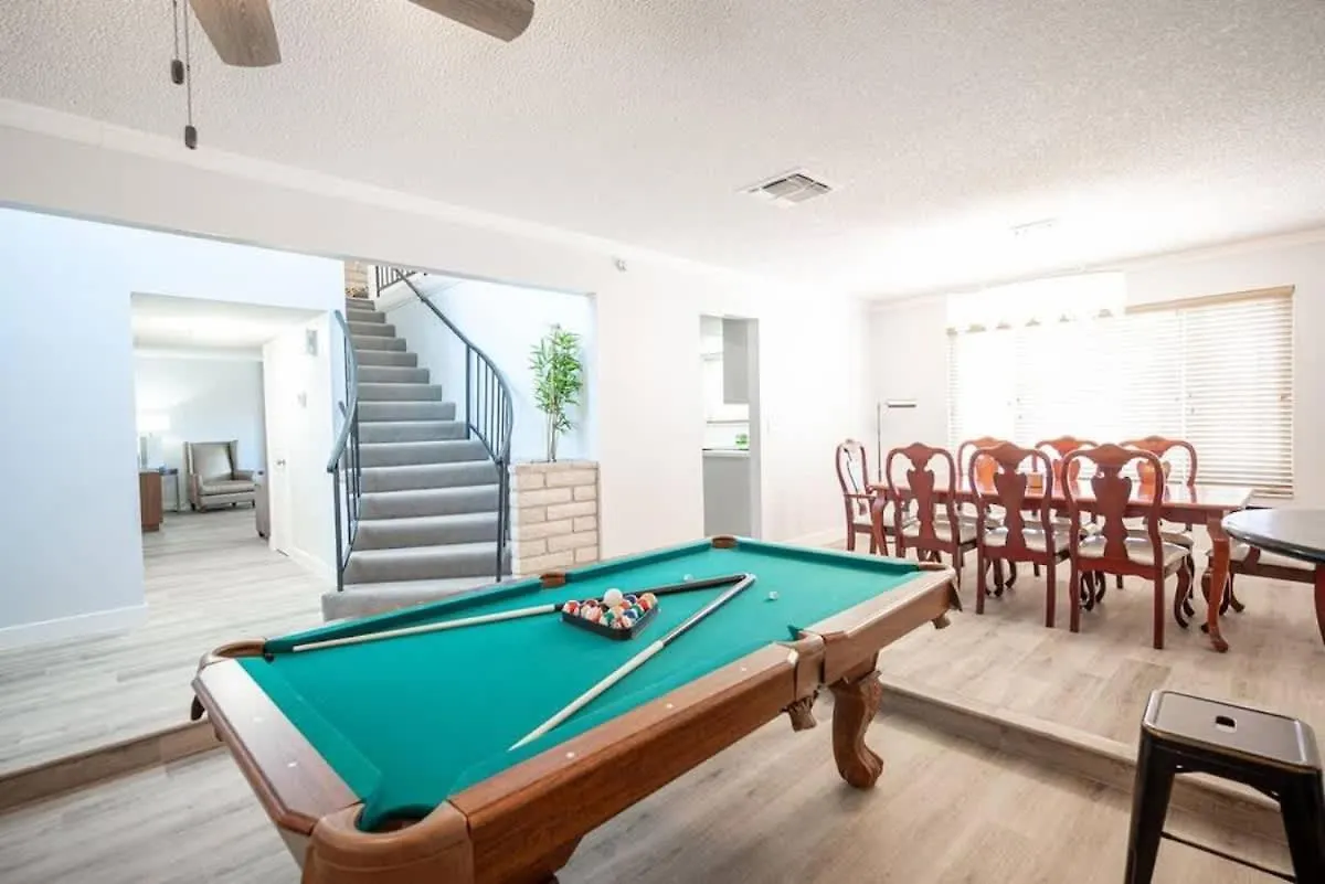Vibrant Vegas Getaway W Pool Close To The Strip Las Vegas Semesterbostad