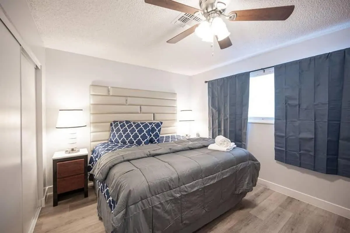 Vibrant Vegas Getaway W Pool Close To The Strip Las Vegas Semesterbostad
