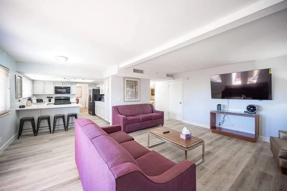 Vibrant Vegas Getaway W Pool Close To The Strip Las Vegas 0*,  USA