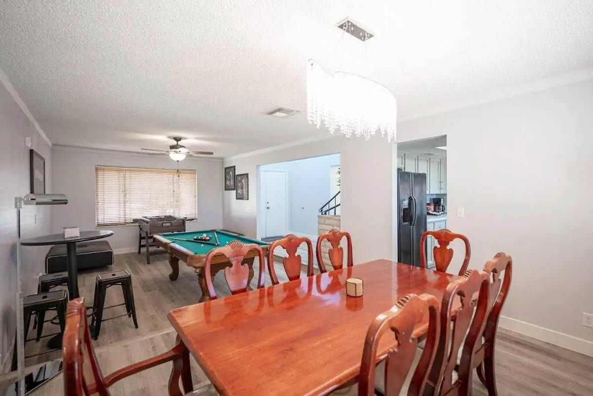 Vibrant Vegas Getaway W Pool Close To The Strip Las Vegas Semesterbostad