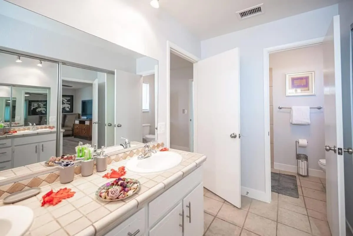 Vibrant Vegas Getaway W Pool Close To The Strip Las Vegas