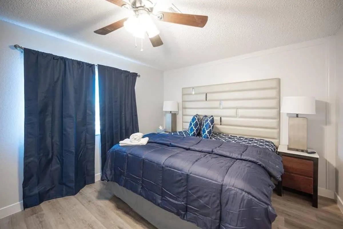 Vibrant Vegas Getaway W Pool Close To The Strip Las Vegas Semesterbostad
