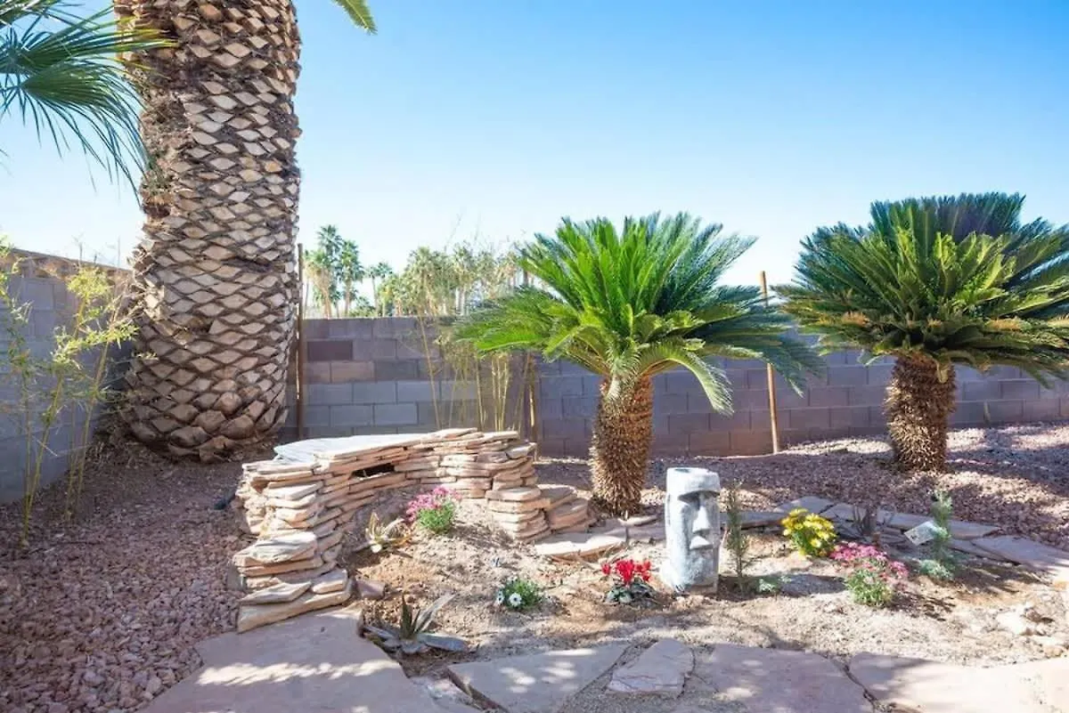 Vibrant Vegas Getaway W Pool Close To The Strip Las Vegas 0*,  USA