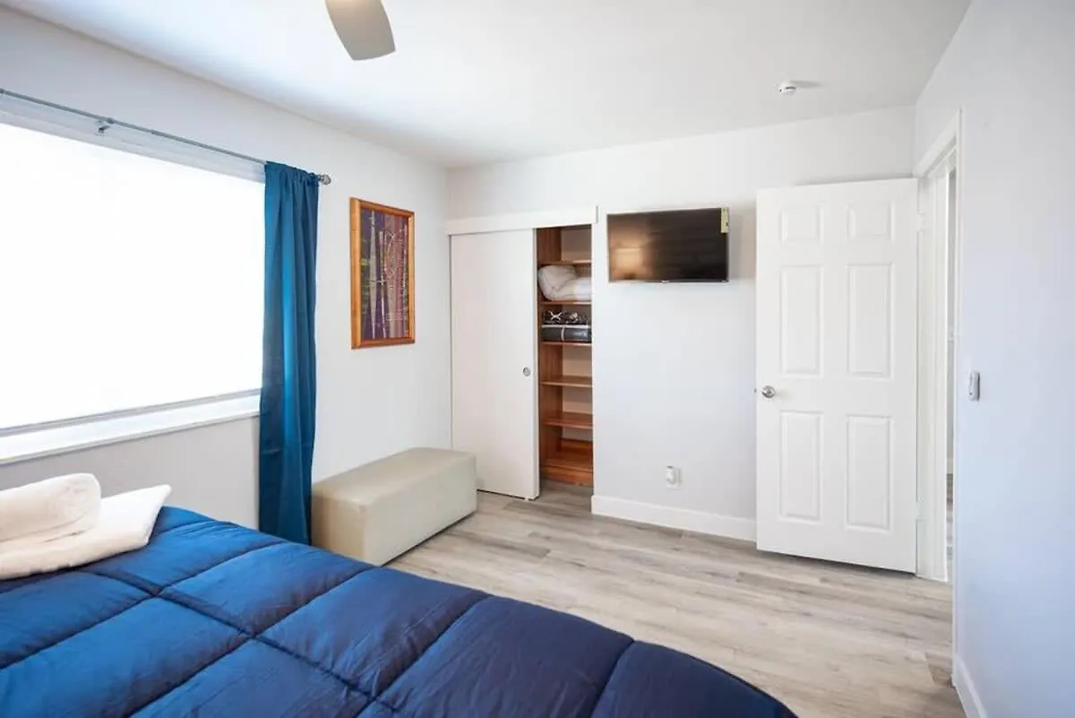Vibrant Vegas Getaway W Pool Close To The Strip Las Vegas